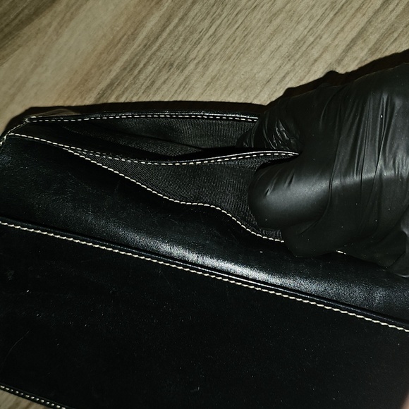 Gucci Long Black Wallet in EUC | BOX & Gucci PAPER included! - Picture 12 of 13